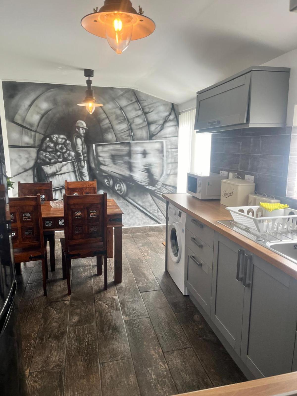 Appartamento Rj S House Merthyr Tydfil Esterno foto